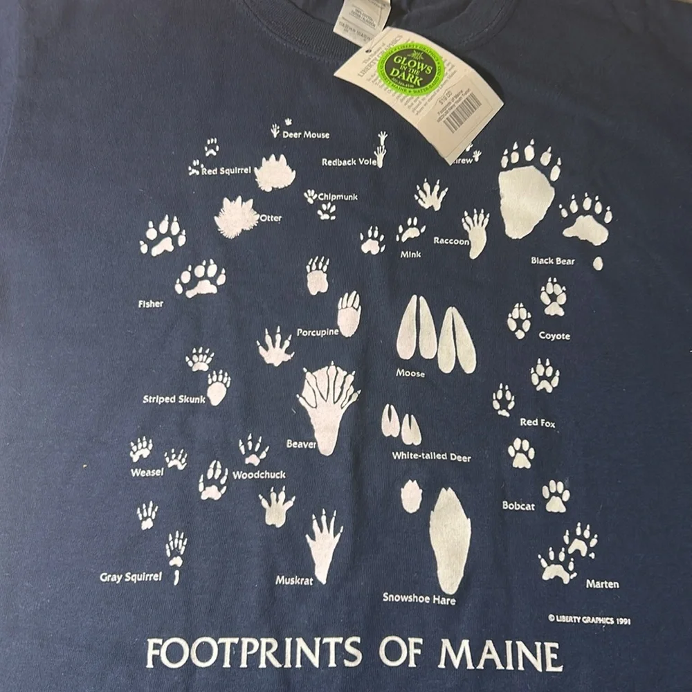 Footprints of Maine glow in the dark graphic printed tee size medium - Picture 2 of 9